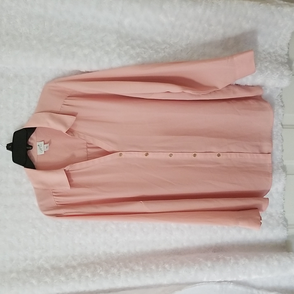 Jaclyn Smith Blouse. Sheer, 100% Polyester, Peach color.